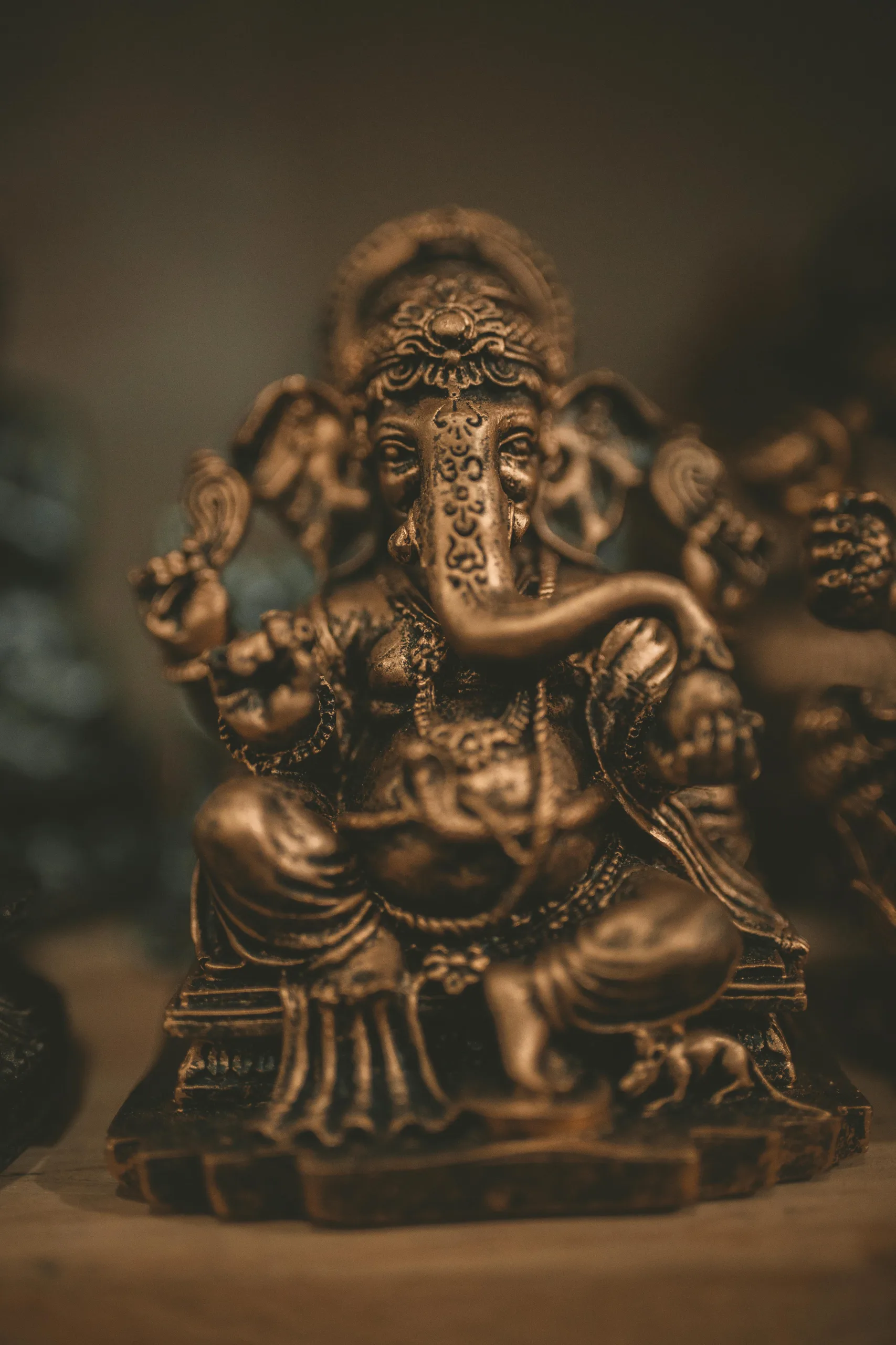 In which direction Ganesh Idol should face