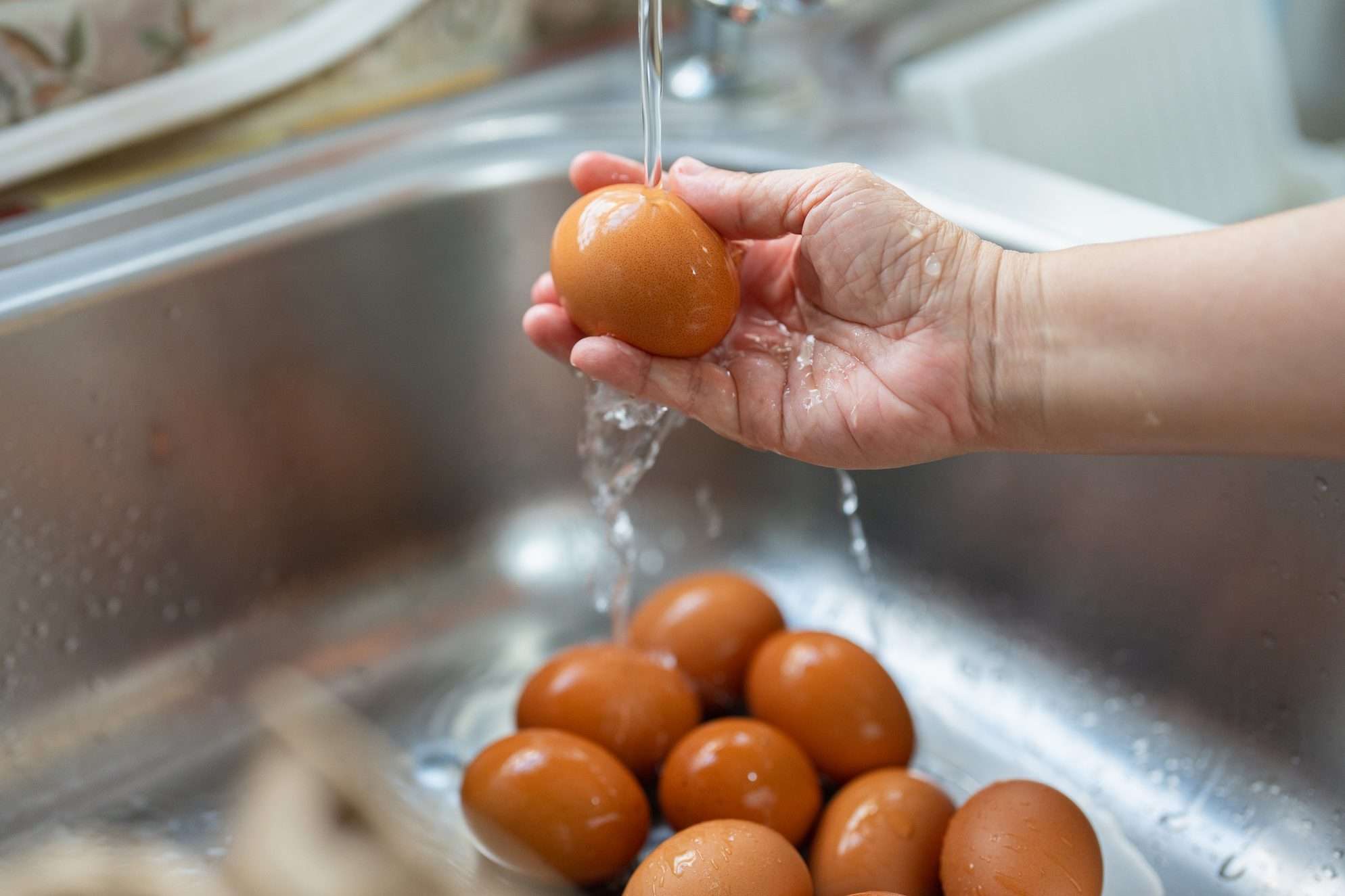 How Long Do Fresh Eggs from the Farm Last?