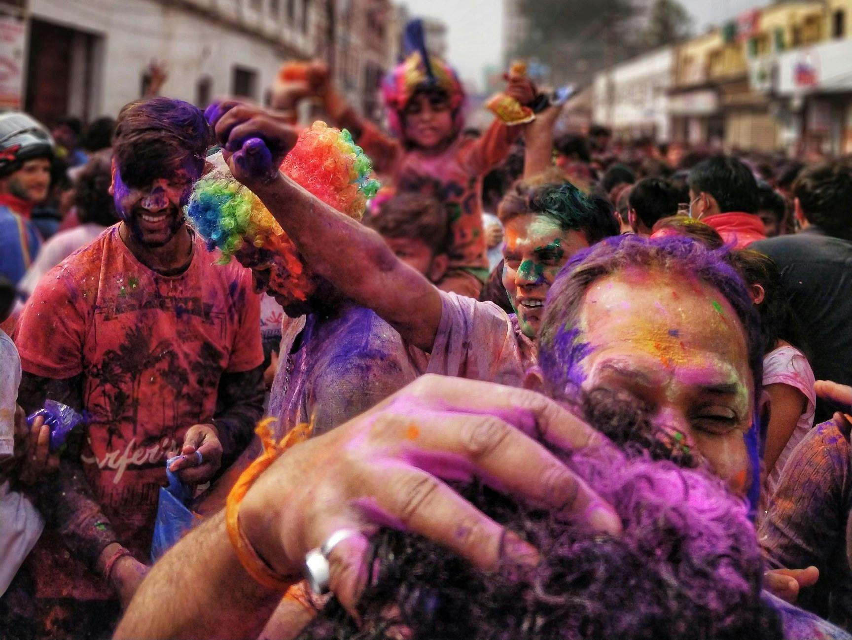 50 Holi Wishes for Family and Friends